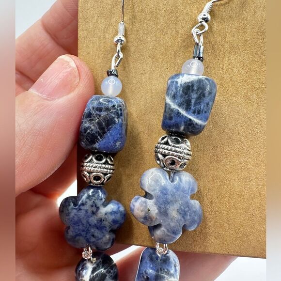 3” dangle earrings with 925 hooks, sodalite, moonstone and silver toned beads! - Picture 9 of 15